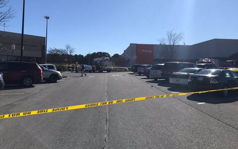 ਵਾਲਮਾਰਟ ਸਟੋਰ ਦੇ ਬਾਹਰ ਫਾਈਰਿੰਗ 'ਚ ਦੋ ਜ਼ਖ਼ਮੀ ਵਾਲਮਾਰਟ ਸਟੋਰ ਦੇ ਬਾਹਰ ਫਾਈਰਿੰਗ 'ਚ ਦੋ ਜ਼ਖ਼ਮੀ