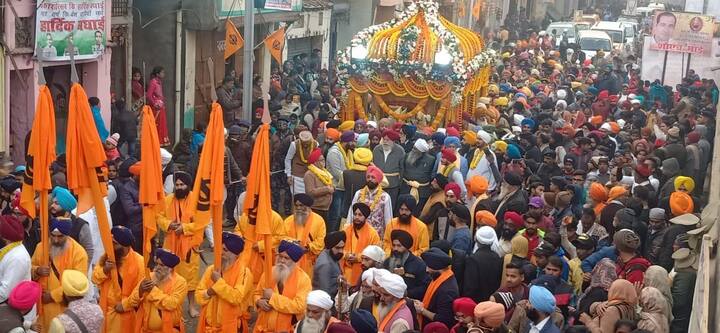 ਤਖ਼ਤ ਸ੍ਰੀ ਹਰਿਮੰਦਰ ਜੀ ਪਟਨਾ ਸਾਹਿਬ ਵਿਖੇ ਸ੍ਰੀ ਗੁਰੂ ਗੋਬਿੰਦ ਸਿੰਘ ਸਾਹਿਬ ਜੀ ਦੇ ਮਨਾਏ ਜਾ ਰਹੇ ਪ੍ਰਕਾਸ਼ ਪੁਰਬ ਨੂੰ ਸਮਰਪਿਤ ਅੱਜ ਵਿਸ਼ਾਲ ਨਗਰ ਕੀਰਤਨ ਗੁਰਦੁਆਰਾ ਗਊ ਘਾਟ ਤੋਂ ਤਖਤ ਸ਼੍ਰੀ ਹਰਿਮੰਦਰ ਜੀ ਪਟਨਾ ਸਾਹਿਬ ਲਈ ਸਜਾਇਆ ਗਿਆ।
