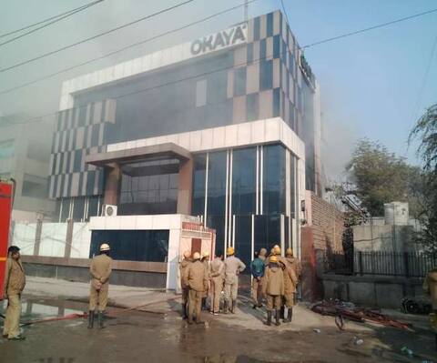 ਪੀਰਾਗੜੀ 'ਚ ਭਿਆਨਕ ਅੱਗ, ਧਮਾਕੇ ਮਗਰੋਂ ਫਸੇ ਲੋਕ ਪੀਰਾਗੜੀ 'ਚ ਭਿਆਨਕ ਅੱਗ, ਧਮਾਕੇ ਮਗਰੋਂ ਫਸੇ ਲੋਕ