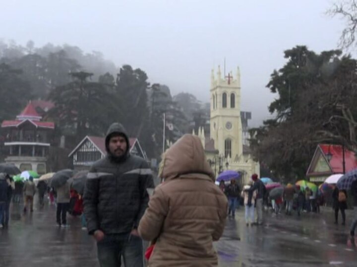 Snowfall and rain in shimla, 75 roads are block ਸ਼ਿਮਲਾ ਸਣੇ ਪੂਰੇ ਹਿਮਾਚਲ 'ਚ ਬਰਫ਼ਬਾਰੀ ਅਤੇ ਬਾਰਸ਼, ਕਈ ਰਾਹ ਹੋਏ ਬੰਦ, ਬਿਜਲੀ ਵੀ ਗੁਲ