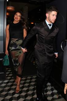 ਪਤੀ ਨਿਕ ਜੋਨਸ ਨਾਲ ਹੌਟ ਅੰਦਾਜ਼ 'ਚ ਪ੍ਰਿਯੰਕਾ, ਡ੍ਰੈਸ ਕਰਕੇ ਹੋਈ ਟ੍ਰੋਲ