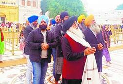 ਗੁਰਦੁਆਰਾ ਕਮੇਟੀ ਦੇ ਮੈਂਬਰ ਨੇ ਕਬੂਲਿਆ ਠੇਕੇ ਤੋਂ ਖਰੀਦੀ ਸੀ ਸ਼ਰਾਬ!