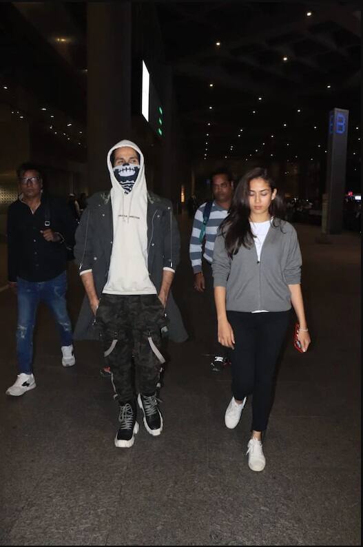 ਤਸਵੀਰਾਂ 'ਚ ਤੁਸੀਂ ਦੇਖ ਸਕਦੇ ਹੋ ਕਿ ਇਸ ਦੌਰਾਨ ਸ਼ਾਹਿਦ ਨੇ ਆਪਣੀ ਸੱਟ ਨੂੰ ਢੱਕਿਆ ਹੋਇਆ ਹੈ।