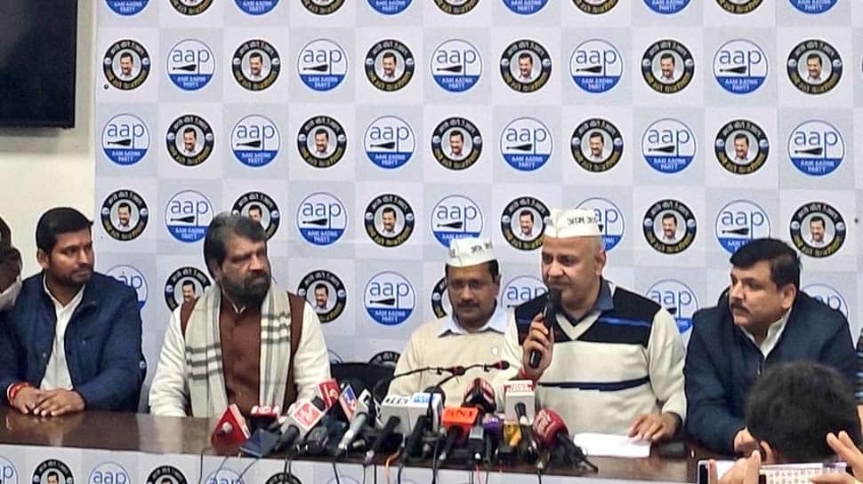 Congress Leaders Join Arvind Kejriwal's AAP Weeks Before Delhi Polls ਚੋਣਾਂ ਤੋਂ ਪਹਿਲਾਂ ਹੀ ਆਮ ਆਦਮੀ ਪਾਰਟੀ ਨੂੰ ਵੱਡਾ ਸਹਾਰਾ, ਦਿੱਗਜ ਲੀਡਰ ਕੇਜਰੀਵਾਲ ਨਾਲ ਡਟੇ