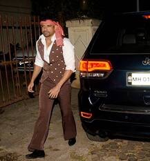 70 ਦੇ ਅੰਦਾਜ਼ 'ਚ ਜਾਵੇਦ ਅਖ਼ਤਰ ਨੇ ਮਨਾਇਆ 75ਵਾਂ ਜਨਮ ਦਿਨ, ਵੇਖੋ ਸ਼ਾਨਦਾਰ ਤਸਵੀਰਾਂ