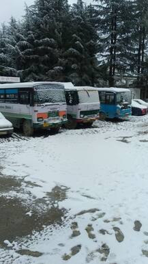 ਸ਼ਿਮਲਾ ਵੱਲ ਨਾ ਜਾਣ ਦੀ ਸਲਾਹ, ਬਰਫ ਦੇ ਕਹਿਰ ਨਾਲ ਸੜਕਾਂ ਬੰਦ