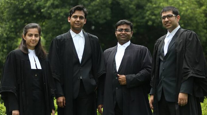Why Lawyers wear Black coat ਆਖਰ ਵਕੀਲ ਕਾਲਾ ਕੋਟ ਹੀ ਕਿਉਂ ਪਾਉਂਦੇ! ਜਾਣੋ ਇਸ ਪਿੱਛੇ ਵਜ੍ਹਾ