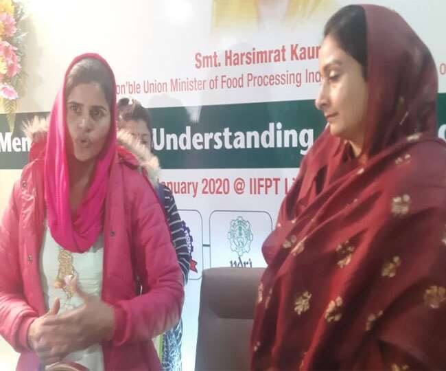 ਪਿਓ ਤੇ 3 ਭਰਾਵਾਂ ਦੀ ਮੌਤ ਮਗਰੋਂ ਬਠਿੰਡਾ ਦੀ ਮੁਟਿਆਰ ਨੇ ਖੁਦ ਸੰਭਾਲਿਆ ਖੇਤੀ ਦਾ ਕੰਮ, ਹੁਣ ਬਣੀ ਬੈਸਟ ਕਿਸਾਨ harjinder-kaur-says-that-one-should-never-lose-courage-in-life ਪਿਓ ਤੇ 3 ਭਰਾਵਾਂ ਦੀ ਮੌਤ ਮਗਰੋਂ ਬਠਿੰਡਾ ਦੀ ਮੁਟਿਆਰ ਨੇ ਖੁਦ ਸੰਭਾਲਿਆ ਖੇਤੀ ਦਾ ਕੰਮ, ਹੁਣ ਬਣੀ ਬੈਸਟ ਕਿਸਾਨ