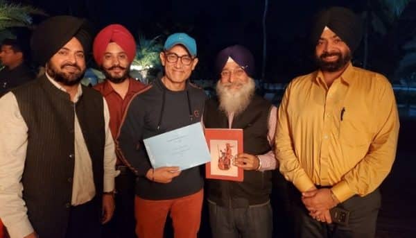 ਆਮਿਰ ਖ਼ਾਨ ਪੜ੍ਹਨਗੇ ਸਿੱਖ ਇਤਿਹਾਸ, ਹਰੀ ਸਿੰਘ ਨਲਵਾ ਬਾਰੇ ਬਣੇਗੀ ਫਿਲਮ SGPC provides books on Hari Singh Nalwas life to Aamir Khan seeking movie on great Sikh general ਆਮਿਰ ਖ਼ਾਨ ਪੜ੍ਹਨਗੇ ਸਿੱਖ ਇਤਿਹਾਸ, ਹਰੀ ਸਿੰਘ ਨਲਵਾ ਬਾਰੇ ਬਣੇਗੀ ਫਿਲਮ