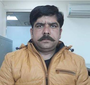 ਪਠਾਨਕੋਟ ਦਾ ਕਮਿਸ਼ਨ ਏਜੰਟ ਬਣਿਆ 3 ਘੰਟੇ 'ਚ ਕਰੋੜਪਤੀ, ਜਾਣੋ ਕਿਵੇਂ commission agent won 1.5 crore lottery bumper ਪਠਾਨਕੋਟ ਦਾ ਕਮਿਸ਼ਨ ਏਜੰਟ ਬਣਿਆ 3 ਘੰਟੇ 'ਚ ਕਰੋੜਪਤੀ, ਜਾਣੋ ਕਿਵੇਂ