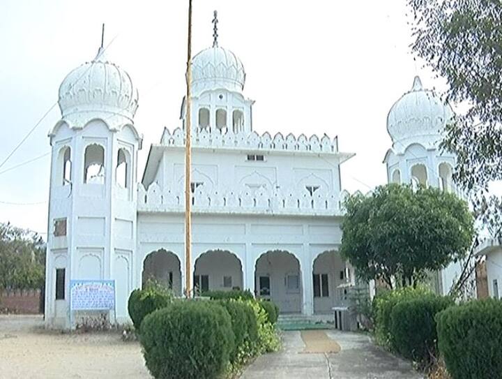 ਇਨ੍ਹਾਂ ਬ੍ਰਹਮ ਗਿਆਨੀ ਸਿੰਘਾਂ ਨੂੰ ਪ੍ਰਸ਼ਾਦਾ ਪਾਣੀ ਛਕਾਉਣ ਲਈ ਦਸਵੇਂ ਪਾਤਸ਼ਾਹ ਖੁਦ ਇਸ ਮਹਾਨ ਅਸਥਾਨ 'ਤੇ ਆਇਆ ਕਰਦੇ ਸਨ।