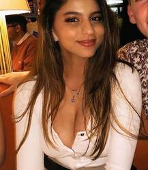 ਸੁਹਾਨਾ ਖ਼ਾਨ ਨੇ ਵੱਖਰੀ ਅਦਾਵਾਂ ਨਾਲ ਸੋਸ਼ਲ ਮੀਡੀਆ 'ਤੇ ਮਚਾਇਆ ਤਹਿਲਕਾ, ਵਾਈਰਲ ਹੋਈਆਂ ਤਸਵੀਰਾਂ