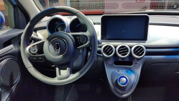 ਓਰਾ ਆਰ 1 ਦੀ ਲੰਬਾਈ 3.49 ਮੀਟਰ ਹੈ। ਇਹ ਦੇਸ਼ ਦੀ ਸਭ ਤੋਂ ਵੱਡੀ ਕਾਰ ਨਿਰਮਾਤਾ ਮਾਰੂਤੀ ਸੁਜ਼ੂਕੀ ਦੀ ਕਾਰ ਸੇਲੇਰੀਓ ਤੋਂ ਵੀ ਛੋਟੀ ਹੈ। ਜੇ ਇਹ ਭਾਰਤ 'ਚ ਲਾਂਚ ਹੁੰਦੀ ਹੈ, ਤਾਂ ਇਹ ਟਾਟਾ ਟਿਗੌਰ ਈਵੀ ਤੇ ਰੈਨੋ ਦੀ ਆਉਣ ਵਾਲੀ ਇਲੈਕਟ੍ਰਿਕ ਕਾਰ ਨੂੰ ਟੱਕਰ ਦਵੇਗੀ।