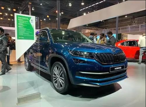 ਸਕੋਡਾ ਦੀ ਇਹ ਕੰਮਪੈਕਟ ਐਸਯੂਵੀ ਬਹੁਤ ਤੇਜ਼ ਹੈ। ਕਾਰੋਕ 9 ਸਕਿੰਟ 'ਚ 0-100 ਕਿਮੀ ਪ੍ਰਤੀ ਘੰਟਾ ਫੜ ਸਕਦੀ ਹੈ, ਜਦੋਂਕਿ ਇਸਦੀ ਟਾਪ ਸਪੀਡ 202 ਕਿਮੀ/ਘੰਟਾ ਦੱਸੀ ਜਾਂਦੀ ਹੈ।