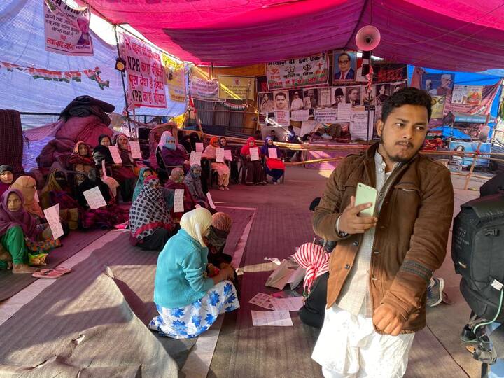 ਅੱਜ ਦਿੱਲੀ ਚੋਣਾਂ ਦੇ ਨਤੀਜੇ ਆ ਰਹੇ ਹਨ ਤੇ ਸ਼ਾਹੀਨ ਬਾਗ 'ਚ ਮਹਿਲਾਂਵਾਂ ਨੇ ਮੋਨ ਰਹਿਣ ਦਾ ਫੈਸਲਾ ਕੀਤਾ ਹੈ।