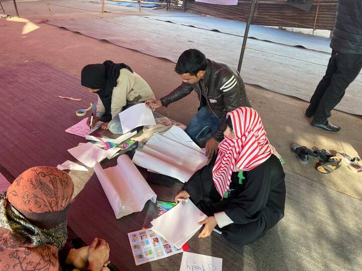 ਸ਼ਾਹੀਨ ਬਾਗ ਇਲਾਕੇ ਦੇ ਸਾਰੇ ਪੰਜ ਪੋਲਿੰਗ ਬੂਥ ਔਖਲਾ ਸੀਟ 'ਚ ਹੀ ਆਉਂਦੇ ਹਨ। ਸ਼ਾਹੀਨ ਬਾਗ 'ਚ ਵੱਡੀ ਗਿਣਤੀ 'ਚ ਵੋਟਾਂ ਪਾਈਆਂ ਗਈਆਂ।