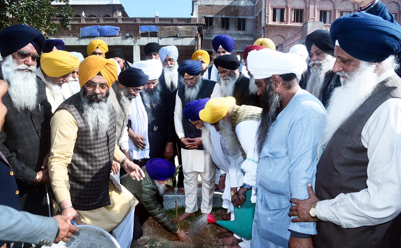 ਗੁਰੂ ਕੇ ਬਾਗ ’ਚ 400 ਕਿਸਮ ਦੇ ਗੁਲਾਬ ਬਿਖੇਰਨਗੇ ਮਹਿਕਾਂ