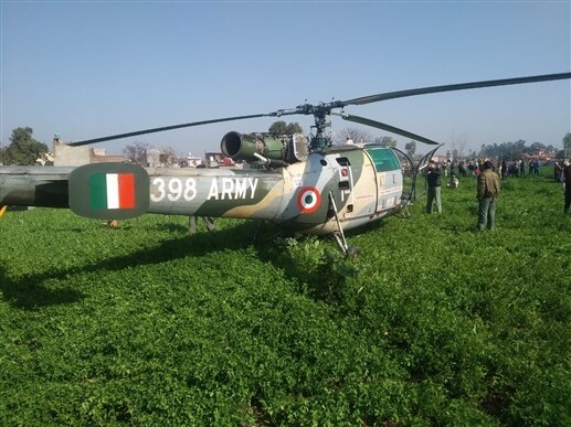 emergency landing of army helicopter in ropar ਤਕਨੀਕੀ ਖ਼ਰਾਬੀ ਕਰਕੇ ਖੇਤਾਂ 'ਚ ਉਤਾਰਨਾ ਪਿਆ ਸੈਨਾ ਦਾ ਹੈਲੀਕਾਪਟਰ, ਸਾਰੇ ਸੁਰੱਖਿਅਤ