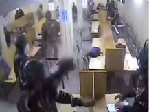 ਜਾਮੀਆ ਹਿੰਸਾ ਨਾਲ ਜੁੜਿਆ ਦਿੱਲੀ ਪੁਲਿਸ ਦੀ ਭੰਨਤੋੜ ਦਾ ਨਵਾਂ ਵੀਡੀਓ ਸਾਹਮਣੇ ਆਇਆ, ਲਾਇਬ੍ਰੇਰੀ ‘ਚ ਪੜ੍ਹ ਰਹੇ ਵਿਦਿਆਰਥੀਆਂ ‘ਤੇ ਬਰਸਾਏ ਡੰਡੇ