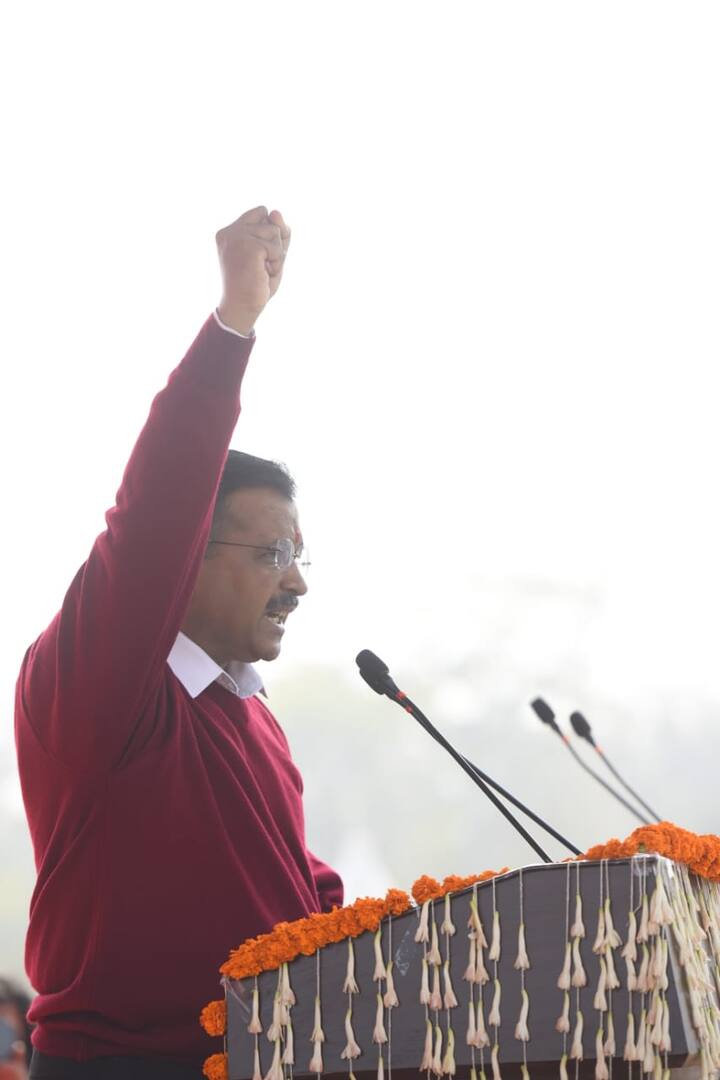 ਕੇਜਰੀਵਾਲ ਨੇ ਕਿਹਾ-ਕੁਝ ਲੋਕਾਂ ਨੇ ਮੈਨੂੰ ਵੋਟ ਪਾਈ, ਕੁਝ ਲੋਕਾਂ ਨੇ ਭਾਜਪਾ ਨੂੰ ਭਰ ਅੱਜ ਤੋਂ ਮੈਂ ਸਭ ਦਾ ਮੁੱਖ ਮੰਤਰੀ ਹਾਂ। ਉਨ੍ਹਾਂ ਕਿਹਾ ਮੈਂ ਸਭ ਦੇ ਕੰਮ ਕਰਾਂਗਾ।