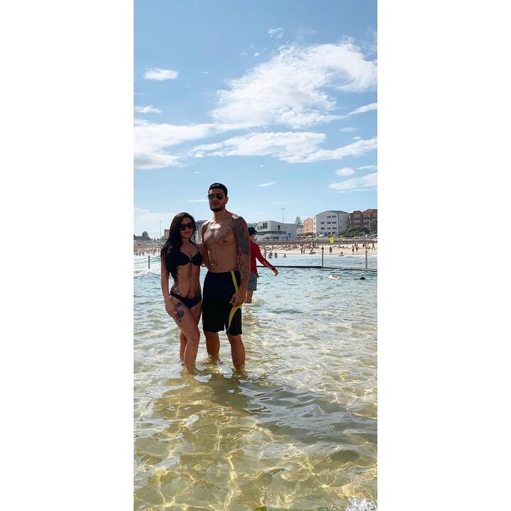 ਕ੍ਰਿਸ਼ਨਾ ਸ਼ਰਾਫ ਨੇ ਇੱਕ ਇੰਟਰਵਿਊ ਦੌਰਾਨ ਦੱਸਿਆ ਕਿ ਭਰਾ ਟਾਈਗਰ ਸ਼ਰਾਫ ਤੇ ਇਬਾਨ ਇੱਕ-ਦੂਸਰੇ ਨੂੰ ਕਰੀਬ 5 ਸਾਲਾਂ ਤੋਂ ਜਾਣਦੇ ਹਨ। ਦੋਨੋਂ ਇੱਕਠੇ ਬਾਸਕੇਟਬੌਲ ਖੇਡਦੇ ਸੀ।