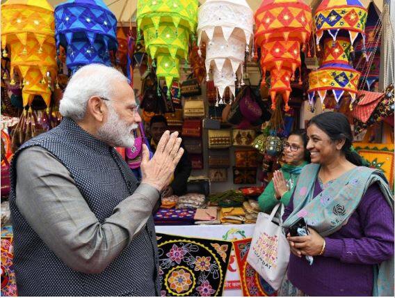 ਅਗਲੀ “ਹੁਨਰ ਹਾਟ” 29 ਫਰਵਰੀ ਤੋਂ 8 ਮਾਰਚ 2020 ਰਾਂਚੀ ਤੇ ਫਿਰ 13 ਤੋਂ 22 ਮਾਰਚ 2020 ਤੱਕ ਚੰਡੀਗੜ੍ਹ ਵਿੱਚ ਕਰਵਾਈ ਜਾਏਗੀ।