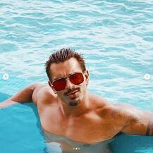 ਬਿਪਾਸ਼ਾ ਬਾਸੂ ਮਨਾ ਰਹੀ ਪਤੀ ਕਰਨ ਗਰੋਵਰ ਦਾ ਜਨਮਦਿਨ, ਪੂਲ ਦੀਆਂ ਤਸਵੀਰਾਂ ਕੀਤੀਆਂ ਸ਼ੇਅਰ