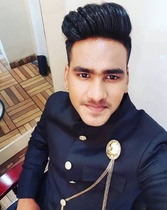 ਇੰਡੀਅਨ ਆਈਡਲ ਦੇ ਟੌਪ 5 ਕੰਟੈਸਟੇਂਟ 'ਚ ਬਠਿੰਡਾ ਦੇ ਸਨੀ ਹਿੰਦੁਸਤਾਨੀ ਦਾ ਨਾਂ ਸ਼ਾਮਿਲ ਹੈ। 