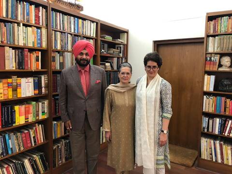 ਨਵਜੋਤ ਸਿੰਘ ਸਿੱਧੂ ਨੇ ਸੋਨੀਆ ਗਾਂਧੀ ਨਾਲ ਕੀਤੀ ਮੁਲਾਕਾਤ, ਹੋ ਸਕਦਾ ਹੈ ਵੱਡਾ ਐਲਾਨ ਨਵਜੋਤ ਸਿੰਘ ਸਿੱਧੂ ਨੇ ਸੋਨੀਆ ਗਾਂਧੀ ਨਾਲ ਕੀਤੀ ਮੁਲਾਕਾਤ, ਹੋ ਸਕਦਾ ਹੈ ਵੱਡਾ ਐਲਾਨ