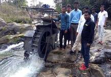 ਪਿੰਡ ਦੇ ਮੁੰਡੇ ਨੇ ਜੁਗਾੜ ਲਾ ਪੈਦਾ ਕੀਤੀ ਬਿਜਲੀ, ਲੋਕ ਹੋ ਰਹੇ ਹੈਰਾਨ