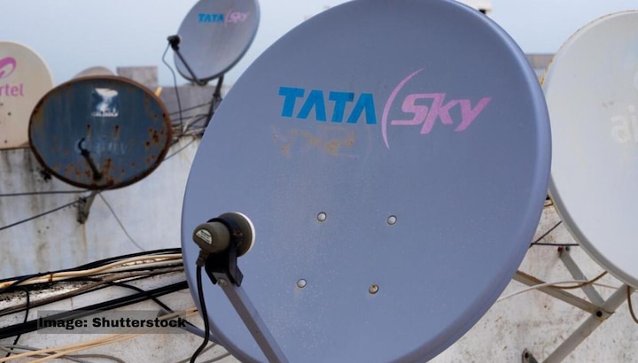 Tata Sky shocks its Customers, hikes price of it's packs ਟਾਟਾ ਸਕਾਈ ਨੇ ਦਿੱਤਾ ਗਾਹਕਾਂ ਨੂੰ ਵੱਡਾ ਝੱਟਕਾ, ਕੀਮਤਾਂ 'ਚ ਕੀਤਾ ਇੰਨਾ ਵਾਧਾ