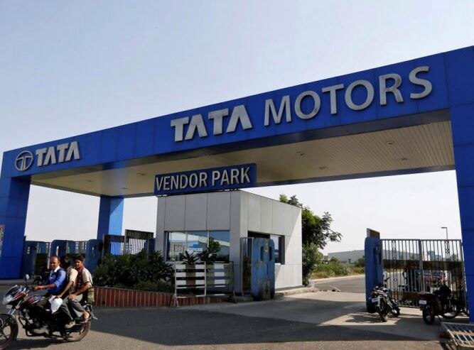 Tata Motors asked to pay Rs 3.5L for misleading advertisement on mileage ਟਾਟਾ ਮੋਟਰਜ਼ ਨੂੰ ਗੁੰਮਰਾਹ ਕਰਨ ਵਾਲੀ ਇਸ਼ਤਿਹਾਰਬਾਜ਼ੀ ਪਈ ਮਹਿੰਗੀ, ਹੁਣ 3.5 ਲੱਖ ਰੁਪਏ ਦੇ ਕਰੇਗੀ ਨਬੇੜਾ