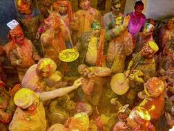 ਇਹ ਨੇ ਹੋਲੀ ਦੇ ਖਾਸ ਉਪਾਅ, ਵਿਸ਼ੇਸ਼ ਪੂਜਾ ਜ਼ਿੰਦਗੀ ਵਿਚ ਚੱਲ ਰਹੇ ਸੰਕਟ ਨੂੰ ਕਰੇਗੀ ਦੂਰ