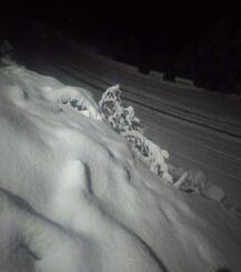 ਪਹਾੜੀ ਇਲਾਕਿਆਂ 'ਚ ਬੂਰੇ ਹਾਲਾਤ, ਮੀਂਹ ਤੇ ਬਰਫਬਾਰੀ ਨਾਲ ਤਬਾਹੀ