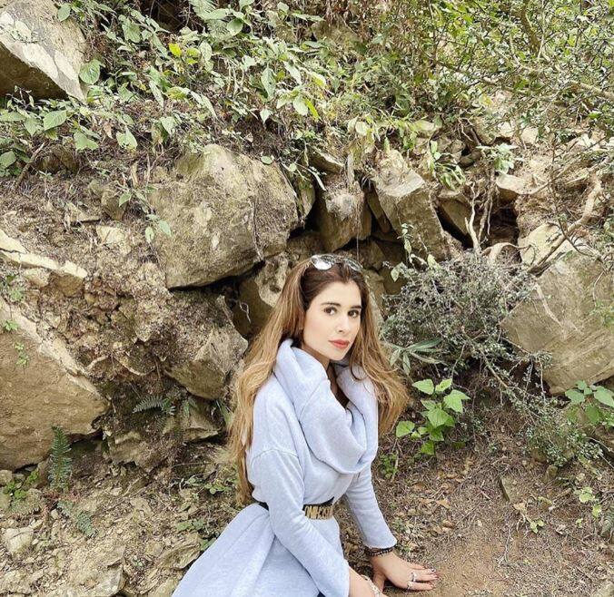 ਰਾਬੀਆ ਇੰਸਟਾਗ੍ਰਾਮ 'ਤੇ ਨਿਯਮਤ ਅਪਡੇਟਾਂ ਨਾਲ ਆਪਣੇ ਪ੍ਰਸ਼ੰਸਕਾਂ ਦਾ ਮਨੋਰੰਜਨ ਕਰਨਾ ਵੀ ਪਸੰਦ ਕਰਦੀ ਹੈ। ਉਹ ਸੱਚਮੁੱਚ ਆਪਣੀਆਂ ਆਕਰਸ਼ਕ ਤਸਵੀਰਾਂ ਨਾਲ ਸੋਸ਼ਲ ਮੀਡੀਆ 'ਤੇ ਰਾਜ ਕਰ ਰਹੀ ਹੈ।