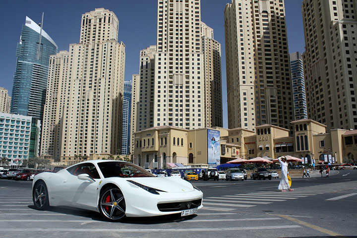 Indian man slits girlfriend's throat for cheating, drives with dead body on Dubai roads