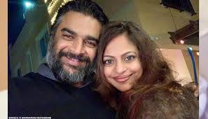 ਹੁਣ ਆਰ ਮਾਧਵਨ (R. Madhavan) ਨੇ ਆਪਣੀ ਤੇ ਪਤਨੀ ਦੀ ਪੁਰਾਣੀ ਤਸਵੀਰ ਸ਼ੇਅਰ ਕੀਤੀ ਹੈ, ਜਿਸ ‘ਤੇ ਦੋਨੋਂ ਬਿਲਕੁੱਲ ਵੀ ਪਛਾਣ ‘ਚ ਨਹੀਂ ਆ ਰਹੇ।
