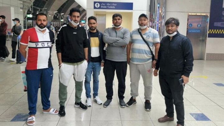 Around 18 Indians Stranded at Dubai Airport, Appeals Government  ਕੋਰੋਨਾ ਦੇ ਕਹਿਰ 'ਚ ਦੁਬਈ ਏਅਰਪੋਰਟ ਤੇ ਫਸੇ 18 ਭਾਰਤੀ, ਸਰਕਾਰ ਨੂੰ ਲਾਈ ਮਦਦ ਦੀ ਗੁਹਾਰ