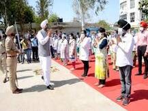 ਮਨਪ੍ਰੀਤ ਬਾਦਲ ਨੂੰ ਡਾਕਟਰਾਂ ਤੇ ਨਰਸਾਂ ਨੇ ਵਿਖਾਈ ਅਸਲ ਤਸਵੀਰ