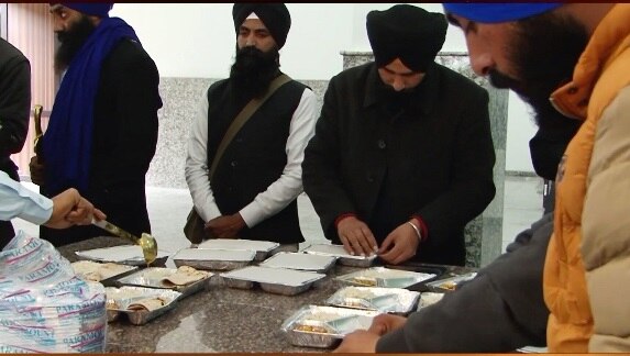 ਪੰਜਾਬ ਦੇ ਵਿੱਚ ਕਰੋਨਾ ਵਾਇਰਸ ਨੂੰ ਫੈਲਣ ਤੋਂ ਰੋਕਣ ਦੇ ਲਈ ਸਾਵਧਾਨੀ ਵਜੋਂ ਕਰਫਿਊ ਲਗਾਇਆ ਹੋਇਆ ਹੈ।