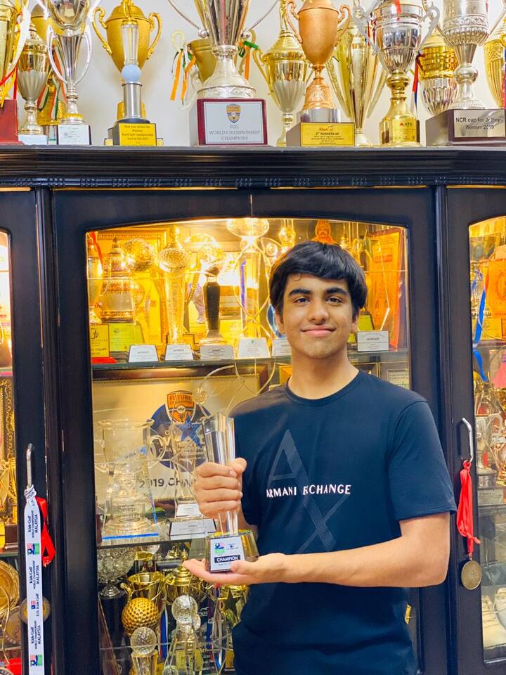 ਏਬੀਪੀ ਨਿਊਜ਼ ਨਾਲ ਗੱਲਬਾਤ ਦੌਰਾਨ ਅਰਜੁਨ ਦਾ ਕਹਿਣਾ ਸੀ ਕਿ ਉਹ ਅਜੇ ਵੀ ਬਹੁਤ ਸਾਰੀਆਂ ਟਰਾਫੀਆਂ ਜਿੱਤ ਸਕਦਾ ਹੈ, ਪਰ ਇਸ ਸਮੇਂ ਦੇਸ਼ ਮੁਸ਼ਕਲ ਦੌਰ ਤੋਂ ਗੁਜ਼ਰ ਰਿਹਾ ਹੈ, ਇਸ ਲਈ ਅਜਿਹਾ ਕਰਨ ਦੀ ਸਖ਼ਤ ਲੋੜ ਸੀ।