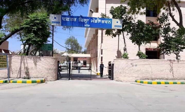 ਸਰਕਾਰ ਨੂੰ ਚਾਹੀਦਾ ਹੈ ਕਿ ਜਲਦੀ ਤੋਂ ਜਲਦੀ ਕੋਈ ਹੱਲ ਲੱਬੇ ਤੇ ਇਨਾਂ ਕਿਸਾਨਾਂ ਦੀ ਮਦਦ ਕੀਤੀ ਜਾ ਸਕੇ।