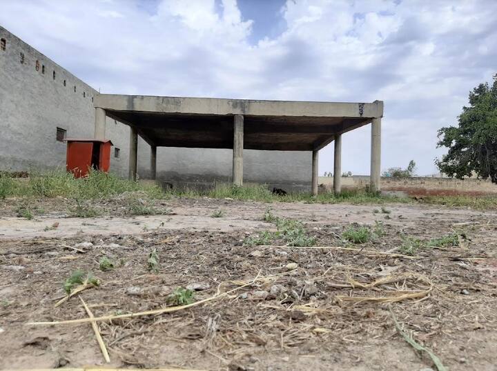 ਇਸ ਦੇ ਚੱਲਦੇ ਕਿਸਾਨਾਂ ਦੇ ਵਿੱਚ ਰੋਸ ਪਾਇਆ ਜਾ ਰਿਹਾ ਹੈ। ਕਿਸਾਨਾਂ ਦਾ ਕਹਿਣਾ ਹੈ ਕਿ ਉਹ ਲੰਮੇ ਸਮੇਂ ਇਹ ਉਡੀਕ ਲਾਈ ਬੈਠੇ ਹੁੰਦੇ ਹਨ ਕਿ ਉਨ੍ਹਾਂ ਦੀ ਕਣਕ ਪੱਕੇਗੀ ਜਿਸ ਨੂੰ ਵੇਚ ਕਿ ਉਹ ਆਪਣੀ ਰੋਜ਼ੀ ਰੋਟੀ ਚਲਾਉਣਗੇ।