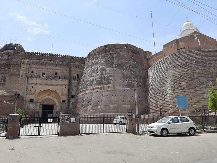 ਇਹ ਤਸਵੀਰਾਂ ਕਿਲ੍ਹਾ ਮੁਬਾਰਕ ਬਠਿੰਡਾ ਦੀਆਂ ਹਨ ਜਿੱਥੇ ਗੁਰਦੁਆਰਾ ਸਾਹਿਬ ਬੰਦ ਰਿਹਾ।