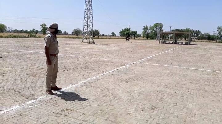 ਪੂਰੀ ਮੰਡੀ ਵਿੱਚ ਸਿਰਫ ਇੱਕ ਹੀ ਪੁਲਿਸ ਮੁਲਾਜ਼ਮ ਤਾਇਨਾਤ ਹੈ। 