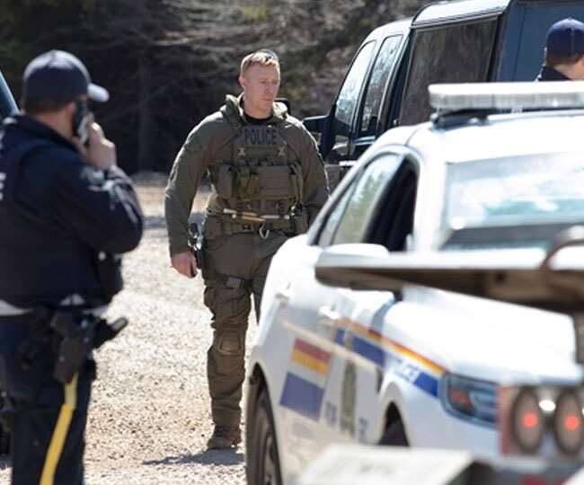 mass shooting in canada nova Scotia province 16 died ਕੈਨੇਡਾ 'ਚ ਵਾਪਰਿਆ ਹੌਲਨਾਕ ਹਾਦਸਾ: ਪੁਲਿਸ ਦੀ ਵਰਦੀ ਪਹਿਨੇ ਵਿਅਕਤੀ ਨੇ ਚਲਾਈਆਂ ਅੰਨ੍ਹੇਵਾਹ ਗੋਲ਼ੀਆਂ, 16 ਮੌਤਾਂ