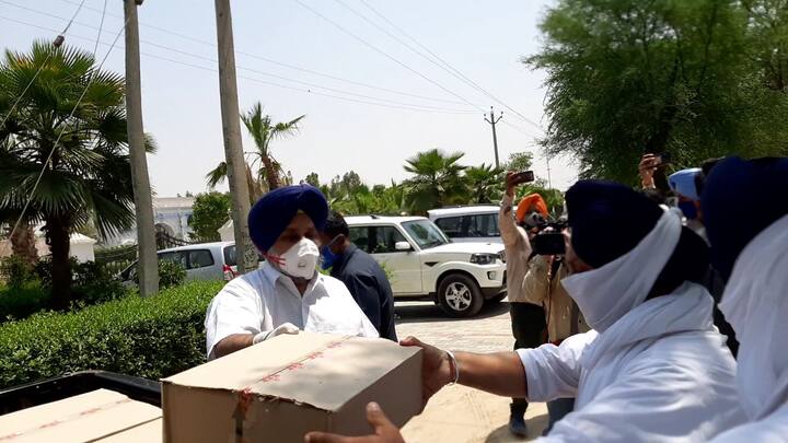 ਇਸ ਤੋਂ ਇਲਾਵਾ ਉਨ੍ਹਾਂ ਪਾਰਟੀ ਤਰਫੋਂ ਕਈ ਪਿੰਡਾਂ ਨੂੰ ਕਿਟਾਣੂ ਮੁਕਤ ਕਰਨ ਦਾ ਦਾਅਵਾ ਵੀ ਕੀਤਾ ਹੈ।