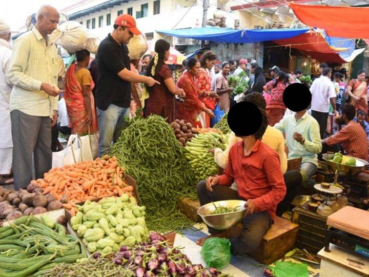 Police crack down on amritsar vegetable market after video goes viral ਵੀਡੀਓ ਵਾਇਰਲ ਹੋਣ ਮਗਰੋਂ ਪੁਲਿਸ ਦੀ ਸਬਜ਼ੀ ਮੰਡੀ 'ਚ ਸਖਤੀ, ਬਗੈਰ ਪਾਸ ਐਂਟਰੀ ਬੰਦ