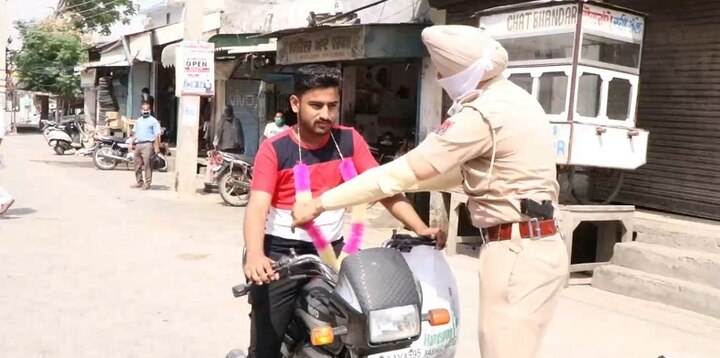 wonderful punishment by Punjab police those people come outside without mask ਲੌਕਡਾਊਨ 'ਚ ਬਿਨਾਂ ਮਾਸਕ ਪਾਕੇ ਨਿੱਕਲੇ ਲੋਕਾਂ ਨੂੰ ਪੁਲਿਸ ਨੇ ਕੀਤਾ ਸਨਮਾਨਤ