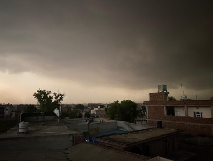 weather disturbance in Punjab & Chandigarh ਕੁਦਰਤ ਦੇ ਰੰਗ, ਪੰਜਾਬ ਦੇ ਕਈ ਥਾਵਾਂ 'ਤੇ ਦਿਨੇ ਹੀ ਪਈ ਰਾਤ, ਬਾਰਸ਼ ਤੇ ਝੱਖੜ ਨਾਲ ਸਭ ਕੁਝ ਠੱਪ